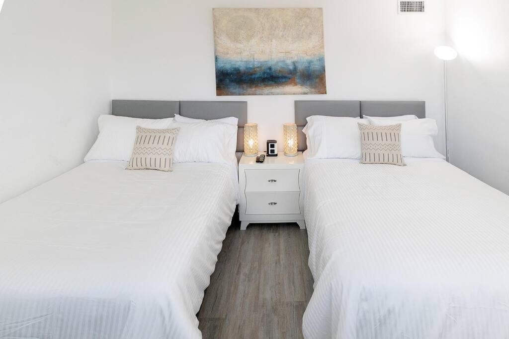 Stunning & Spacious Resort-Style Condo Across From Beach! Miami Beach Bagian luar foto